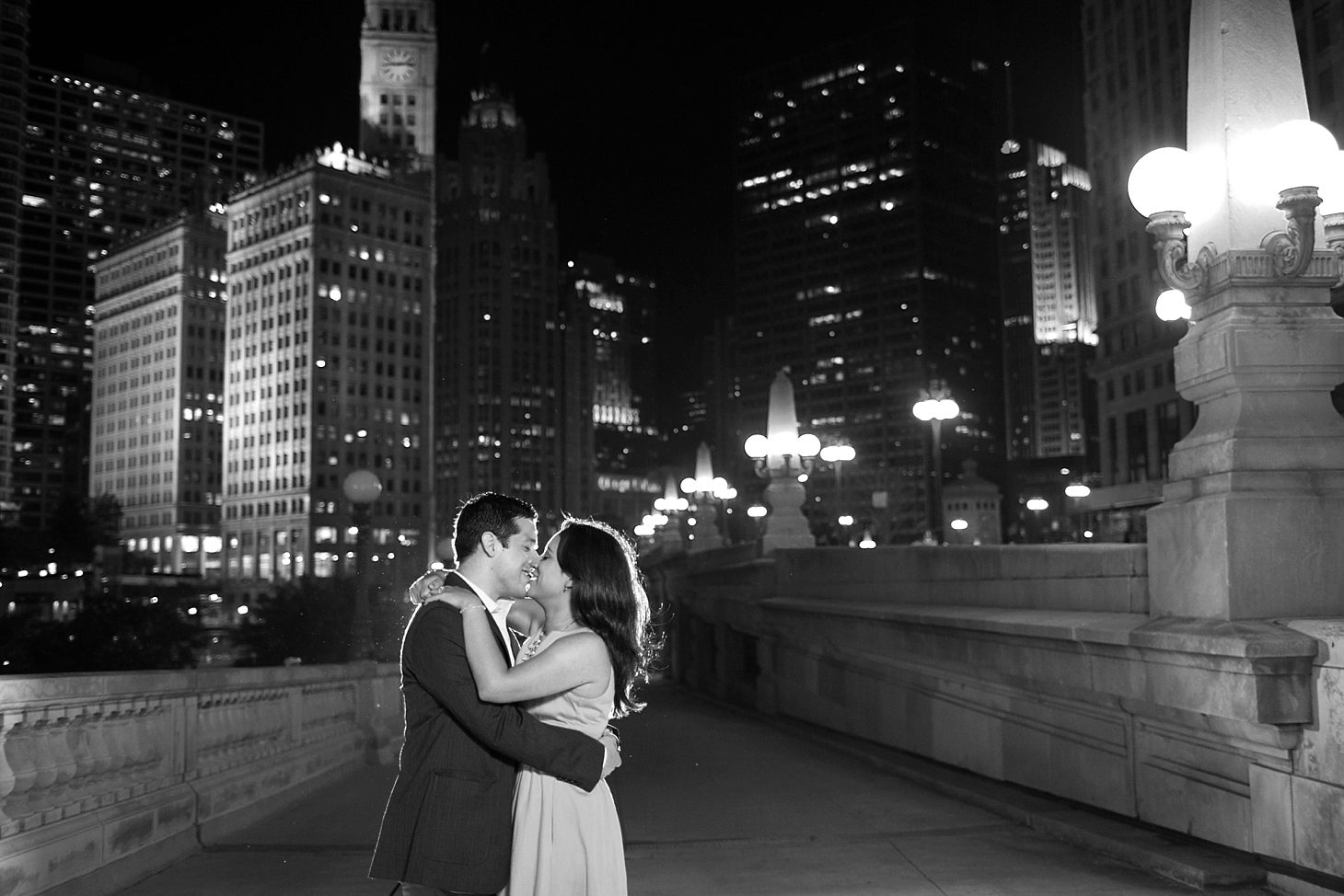 Chicago-nighttime-engagement-photos_0028