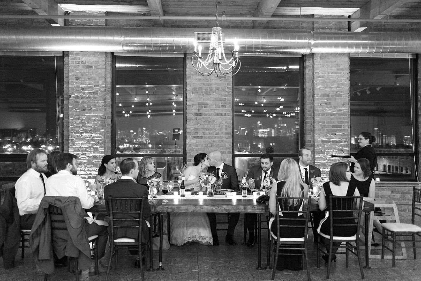 city-view-loft-kitchen-chicago-wedding_0072