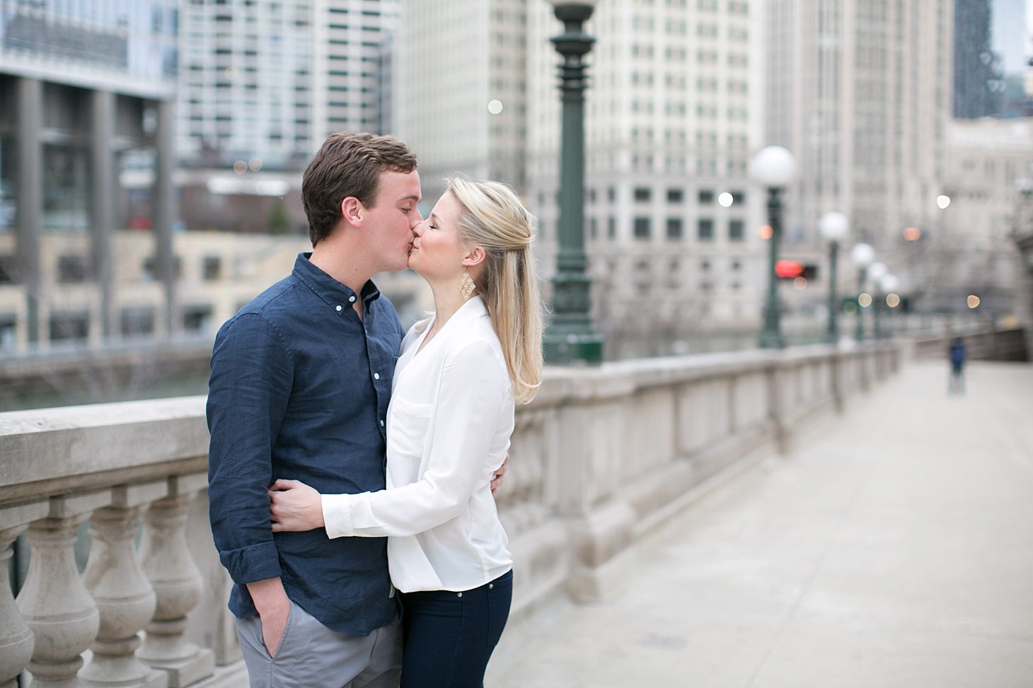 downtown-chicago-engagement-photos_0003