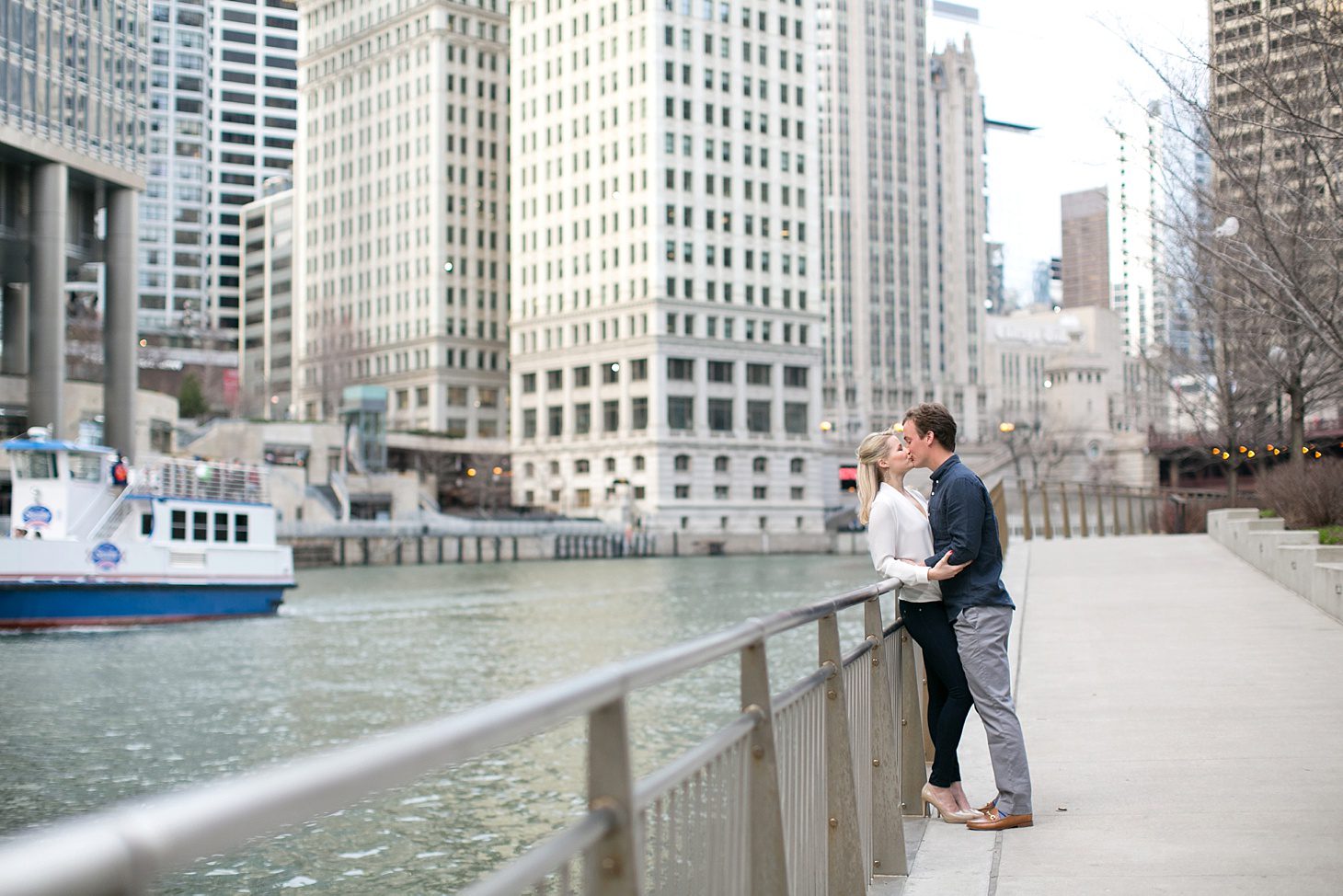 downtown-chicago-engagement-photos_0012