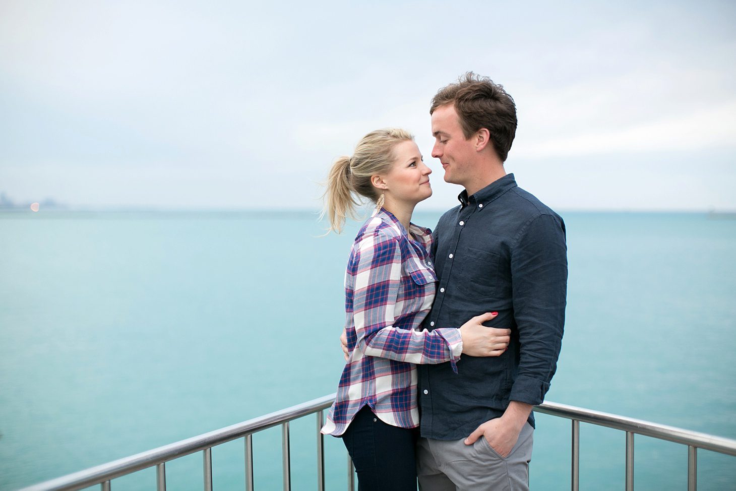 downtown-chicago-engagement-photos_0016