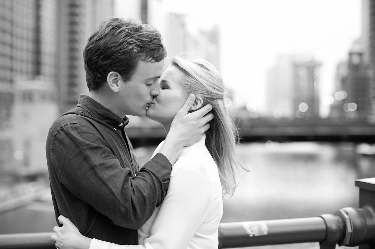 downtown-chicago-engagement-photos_0019