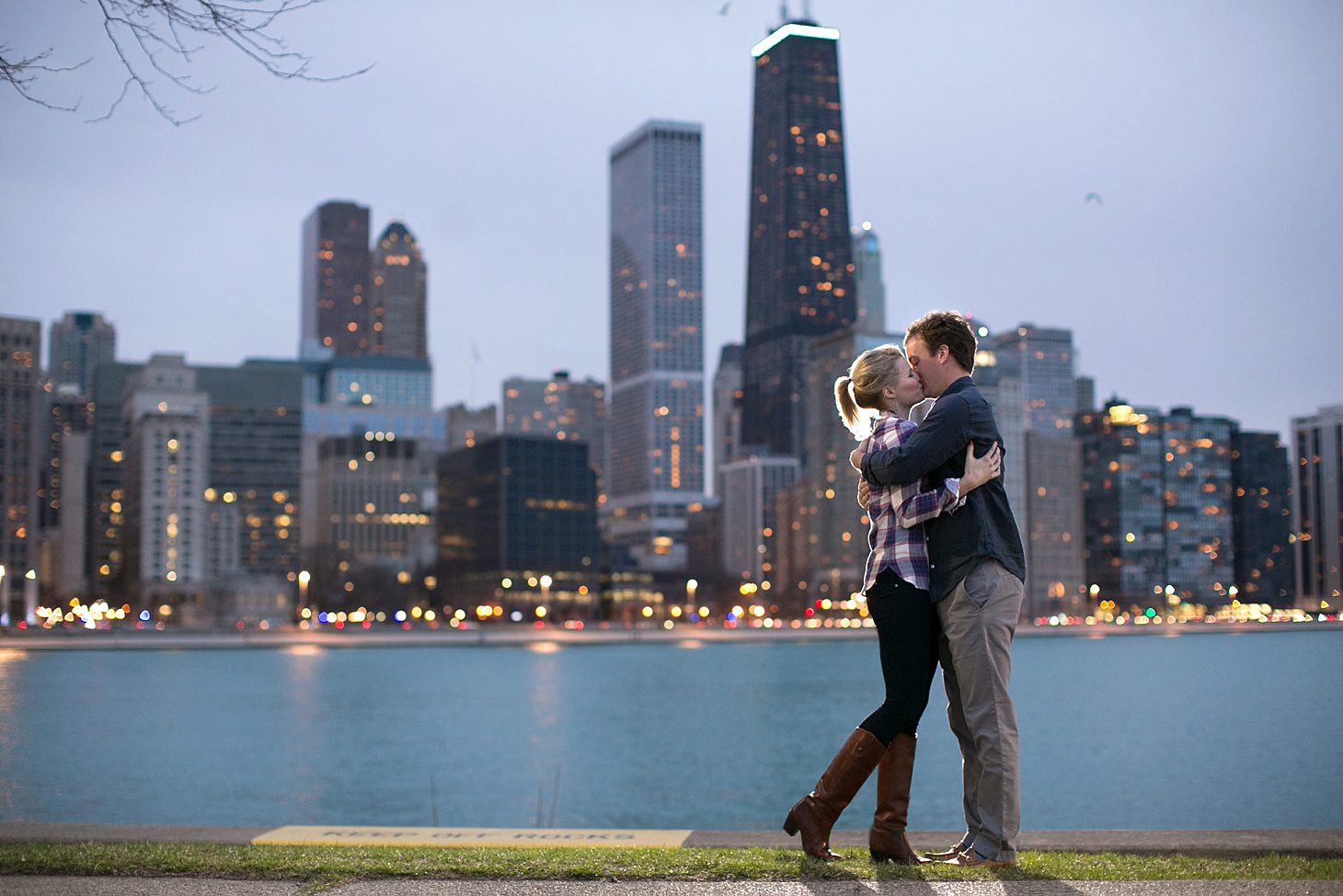downtown-chicago-engagement-photos_0026