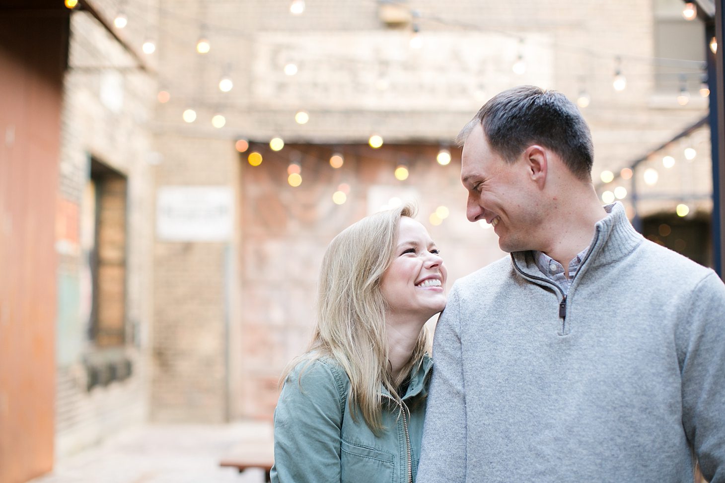 west-loop-chicago-engagement_0005