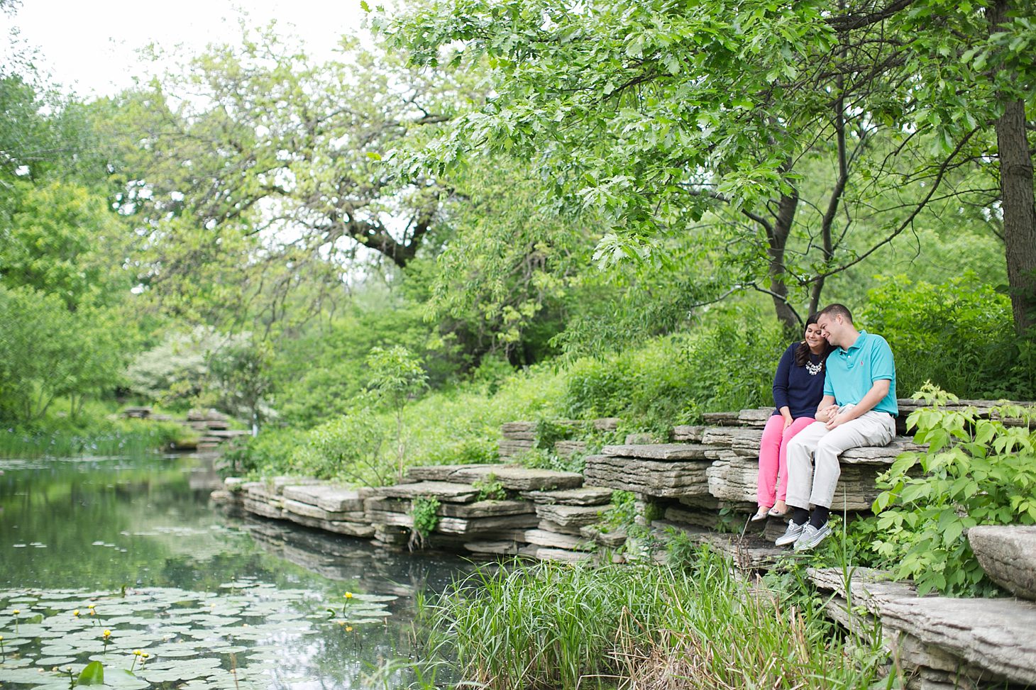 lily-pool-chicago-engagement_0004