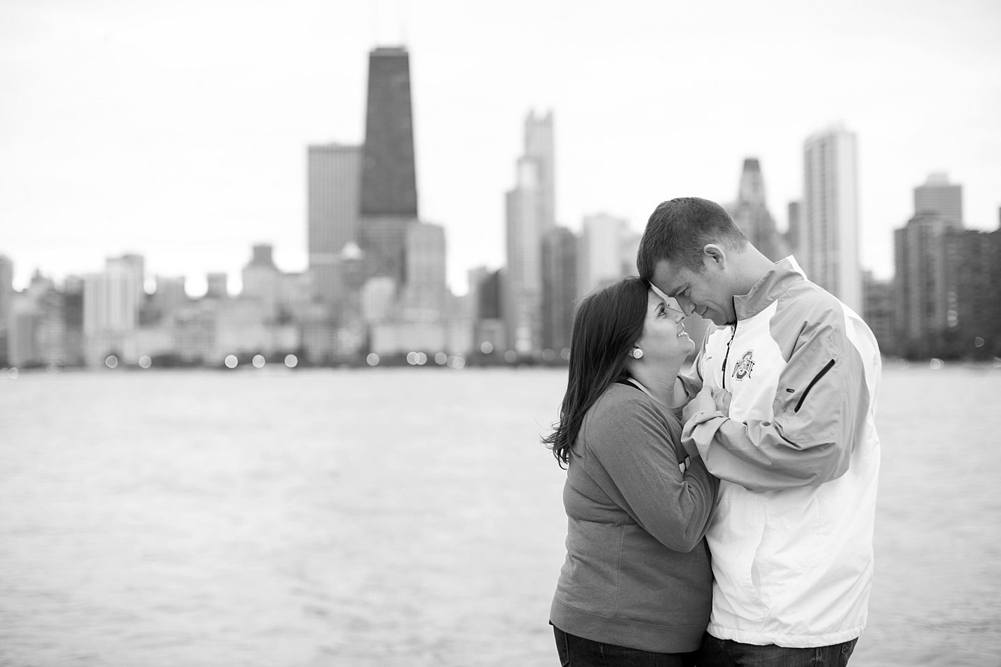 lily-pool-chicago-engagement_0019