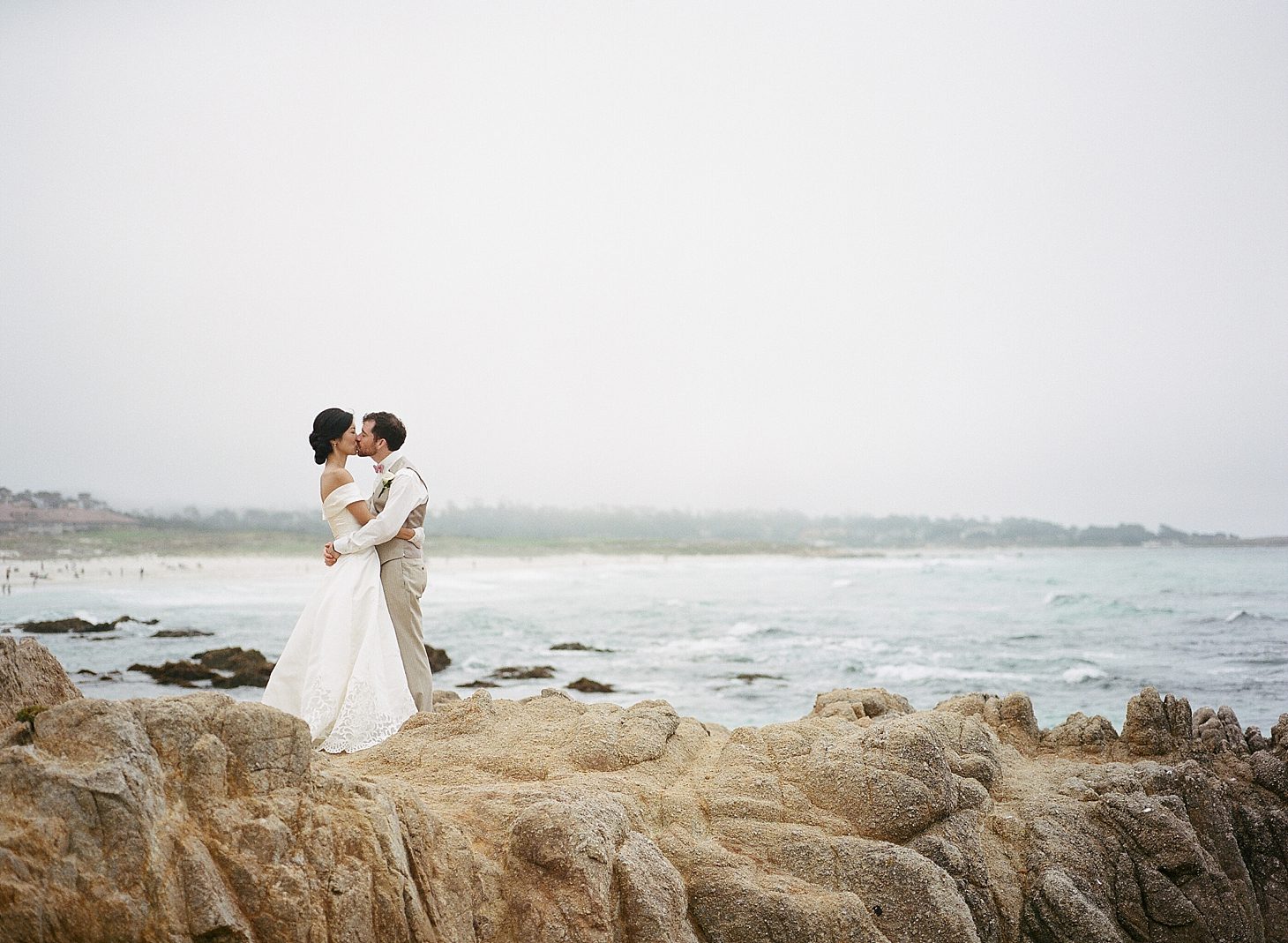 asilomar-beach-wedding-california-film-photography-carmel-wedding_0003