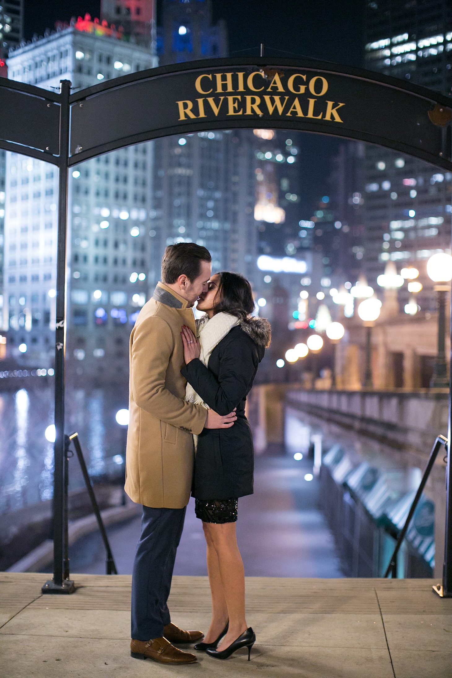 Chicago Downtown Riverwalk Proposal Photos by Christy Tyler Photography_0010