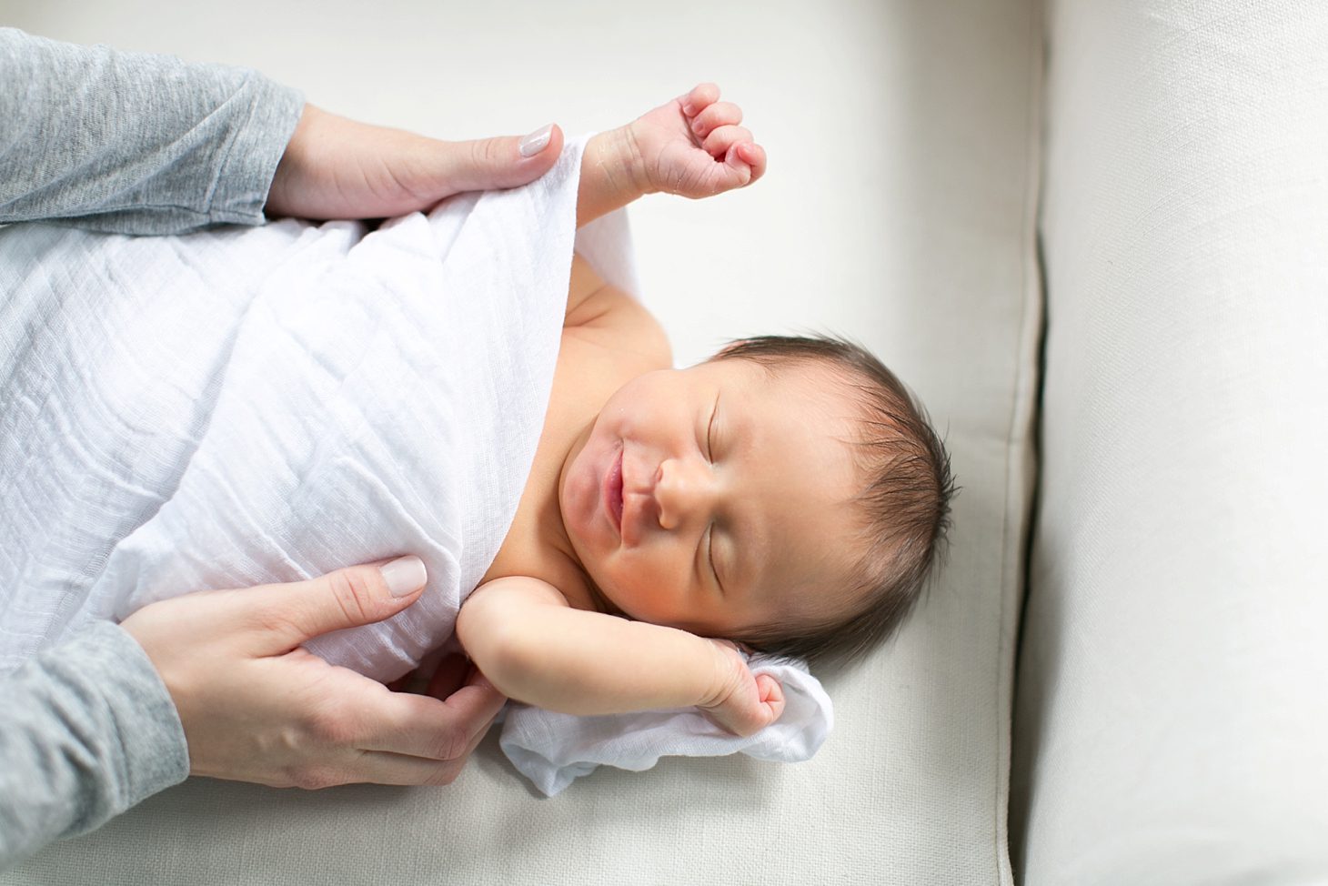 Lifestyle Newborn Photography in Chicago by Christy Tyler Photography_0002