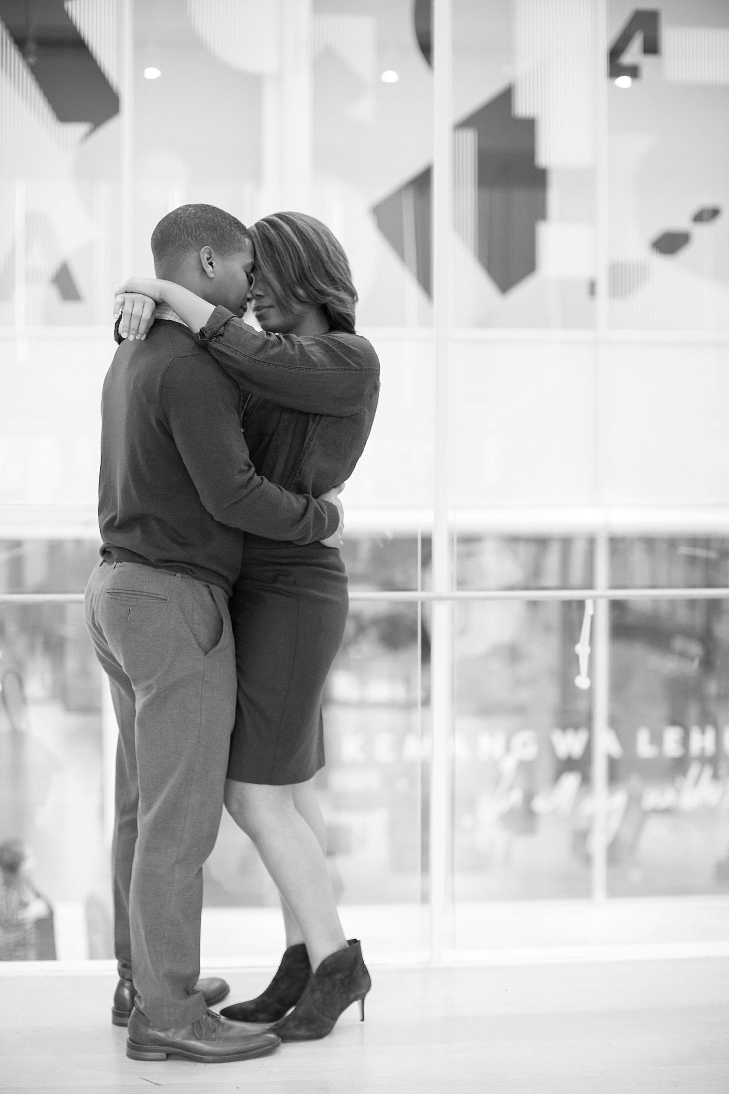 art-institute-of-chicago-engagement-by-christy-tyler-photography_0009