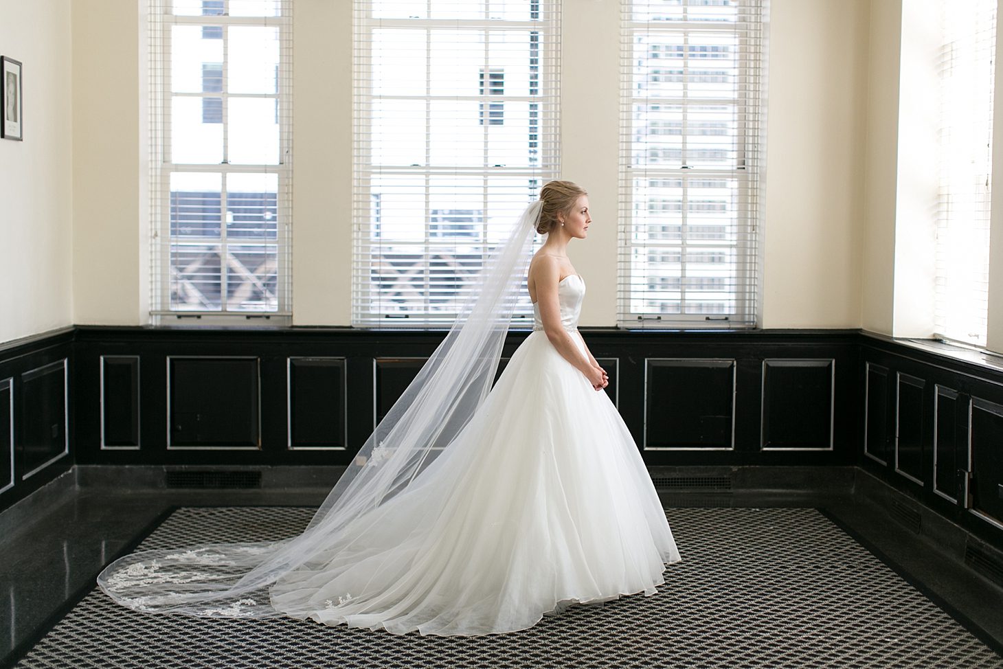 Woman's Athletic Club of Chicago Wedding by Christy Tyler Photography_0019