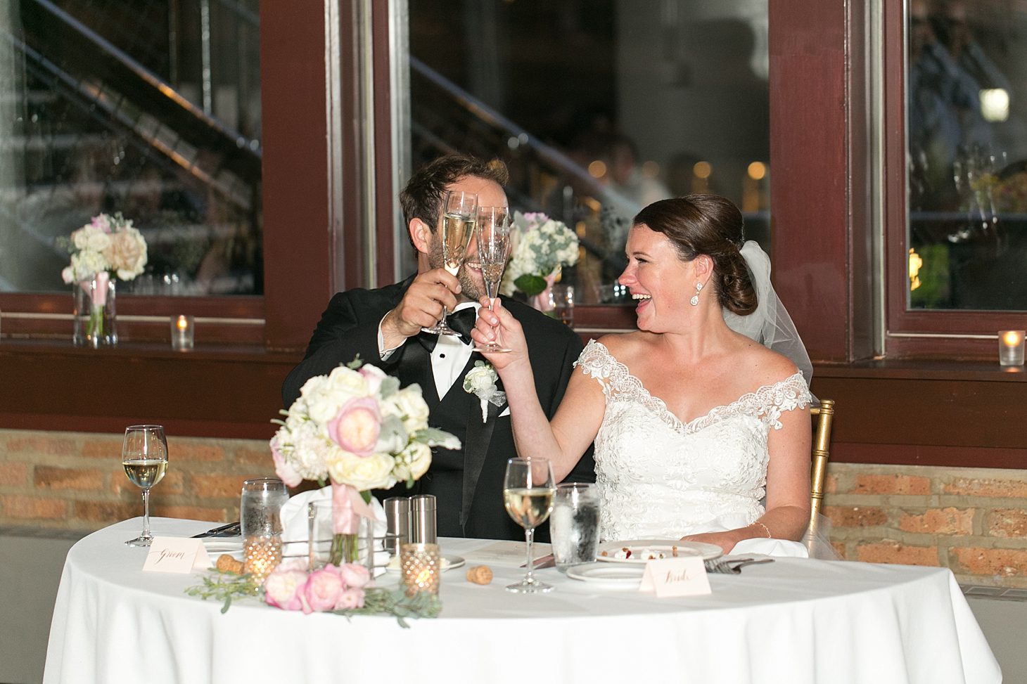 River Roast Wedding in Chicago by Christy Tyler Photography_0089
