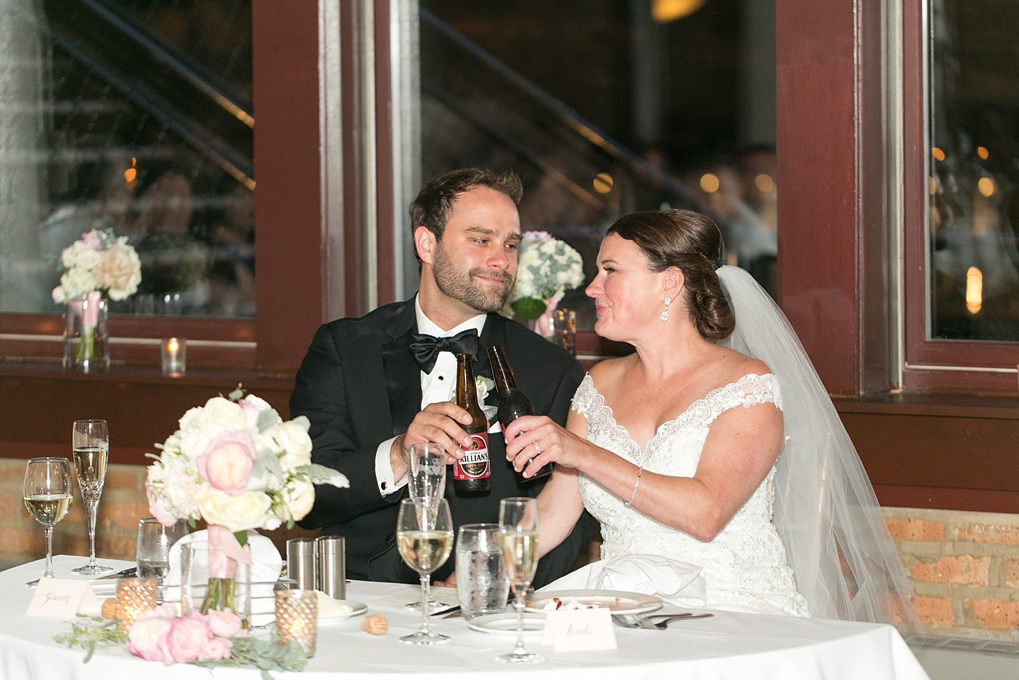River Roast Wedding in Chicago by Christy Tyler Photography_0096
