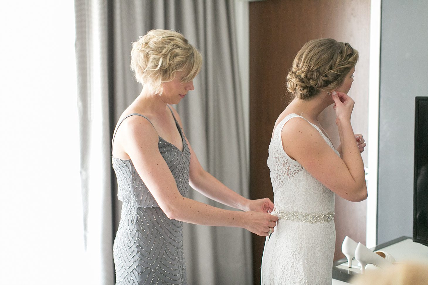 Ignite Glass Studio Wedding in Chicago by Christy Tyler Photography_0002
