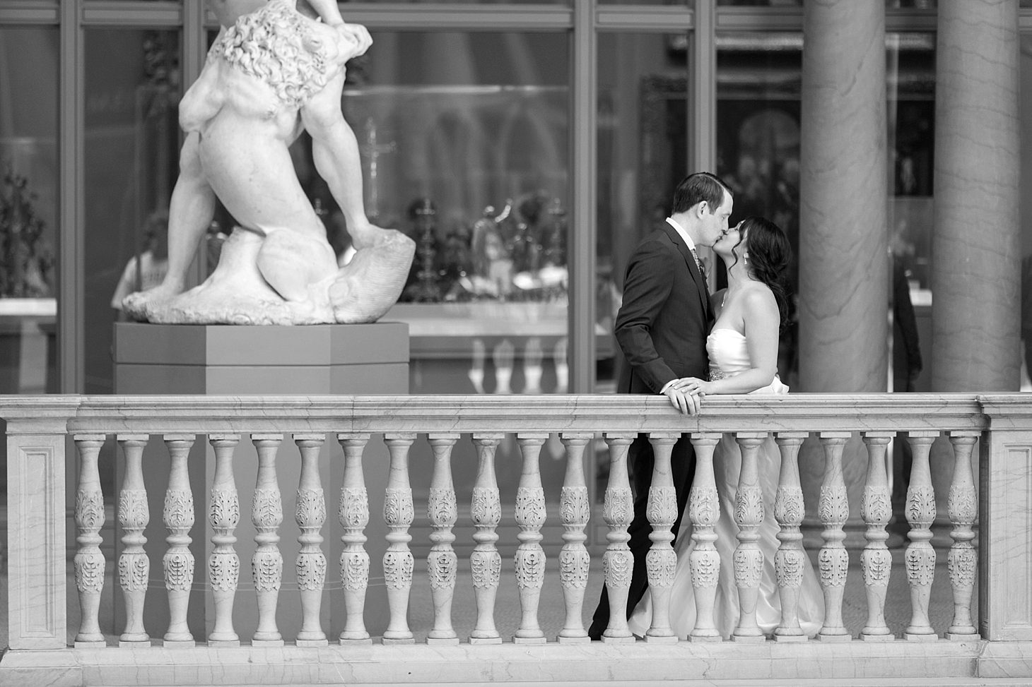 Art Institute of Chicago Wedding by Christy Tyler Photography_0023