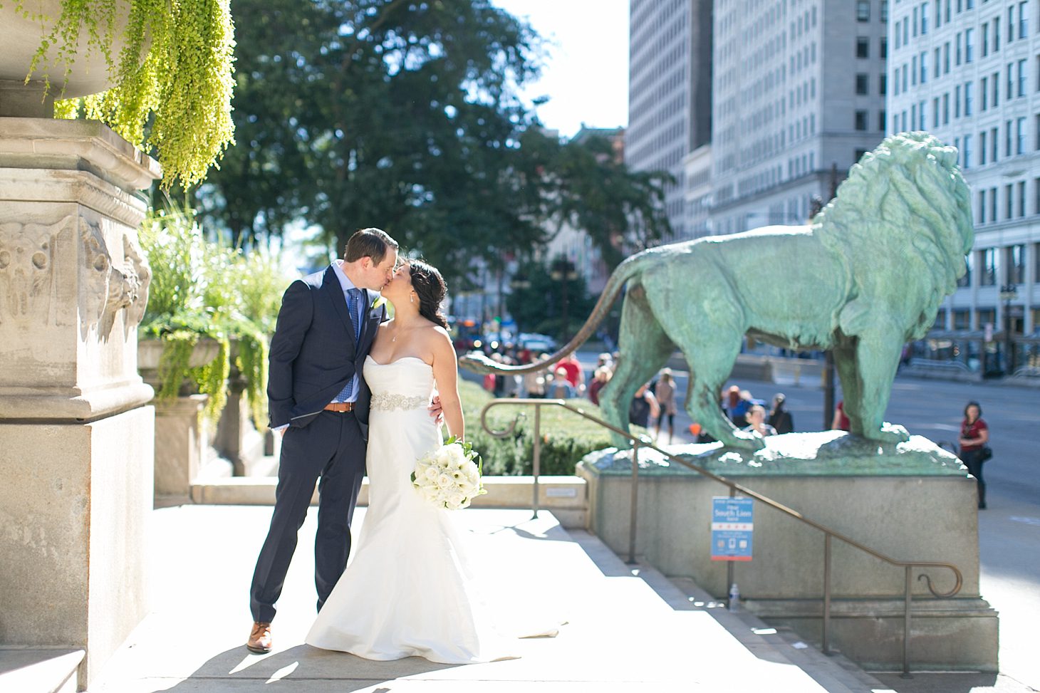 Art Institute of Chicago Wedding by Christy Tyler Photography_0030