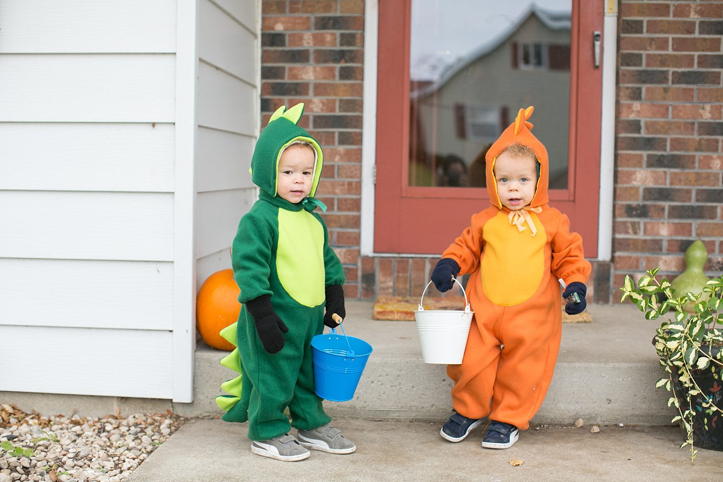 Twin homemade halloween costumes by Christy Tyler Photography_0004