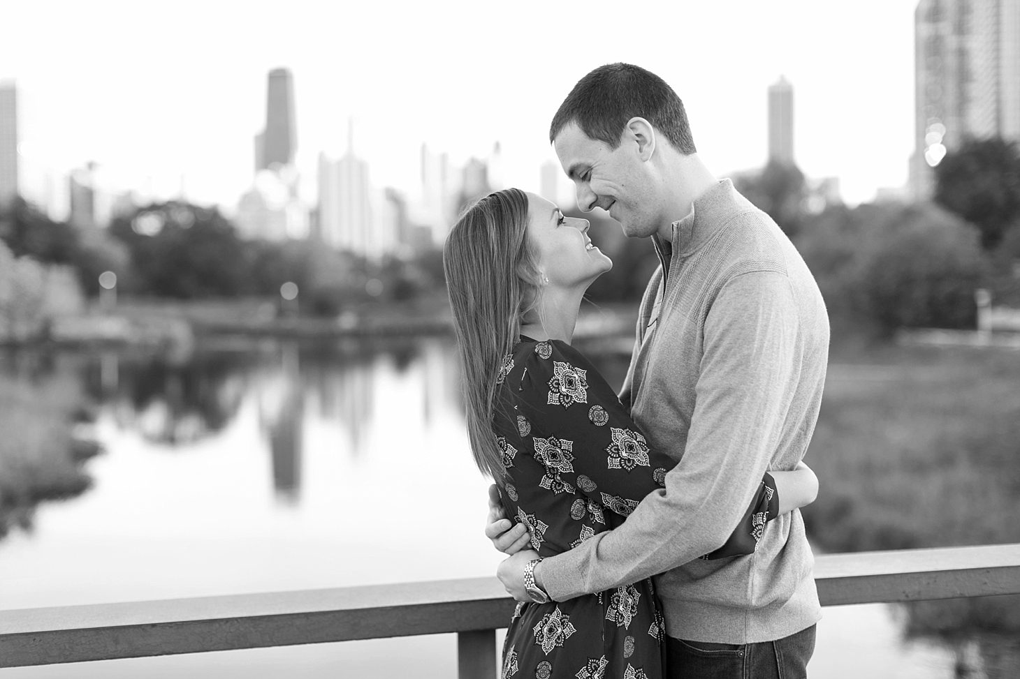 Lincoln Park Chicago Engagement_0026